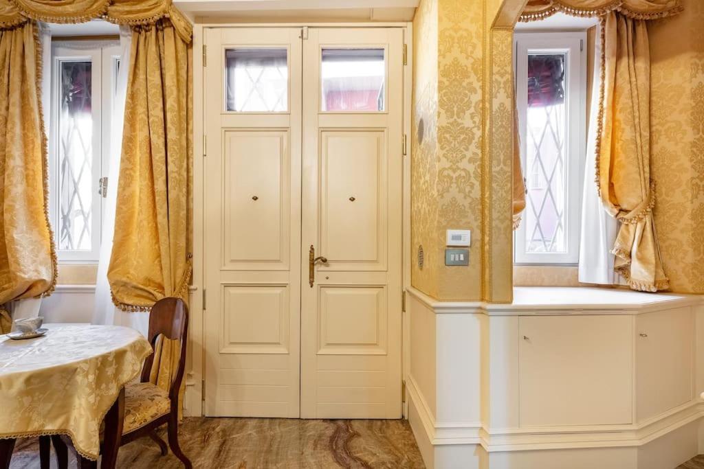 Ground Floor Luxe Historic Studio City Centre Leilighet Bologna Eksteriør bilde